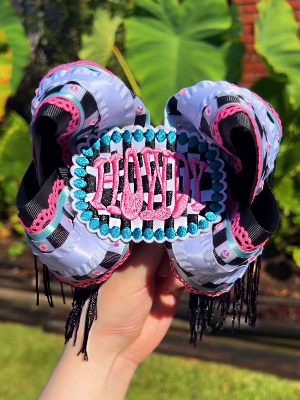 Handmade checkered HOWDY Bow - Wester Rodeo Boutique Bow - 6 inch